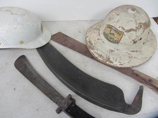 lot 130 image: Knives