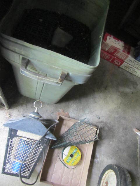 lot 171 image: Suet Feeders, Seed