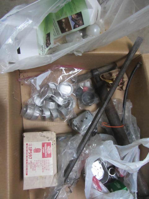 lot 176 image: Vents, Vintage Tire Pump