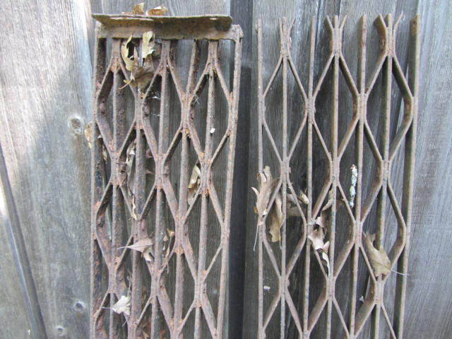 lot 182 image: Metal Grates