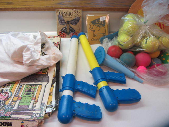 lot 192 image: Toys