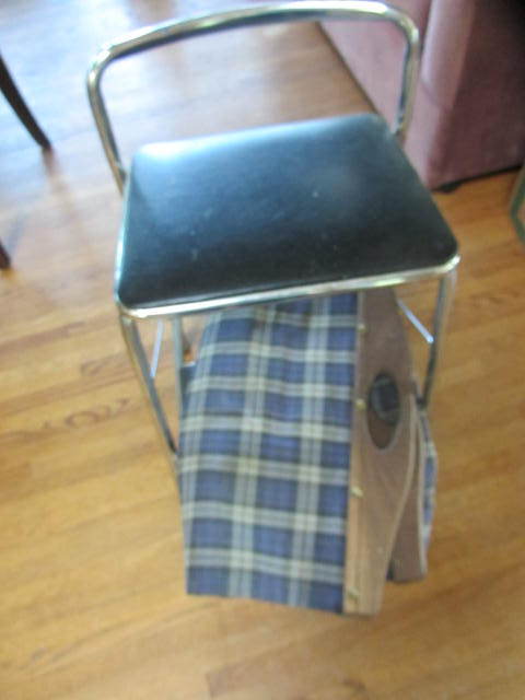 lot 194 image: Step Stool, Log Tote