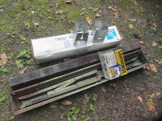 lot 165 image: Sawhorses, Brackets, Plastic