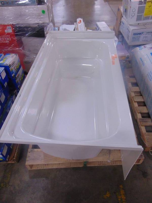 lot 418 image: Generic Bath Tub 60 x 32