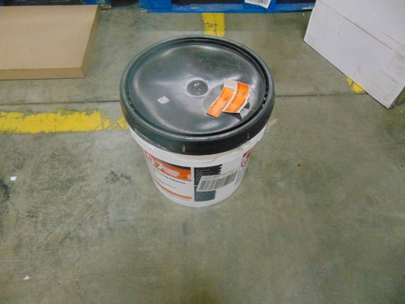 lot 419 image: Roberts 1407 4 Gal. Engineered Wood Glue Adhesive