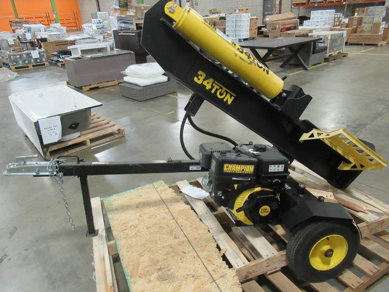 lot 15A image: Champion Power Equipment 34 Ton 338cc Log Splitter, 100425, - HAS COMPRESSION WILL NOT START.