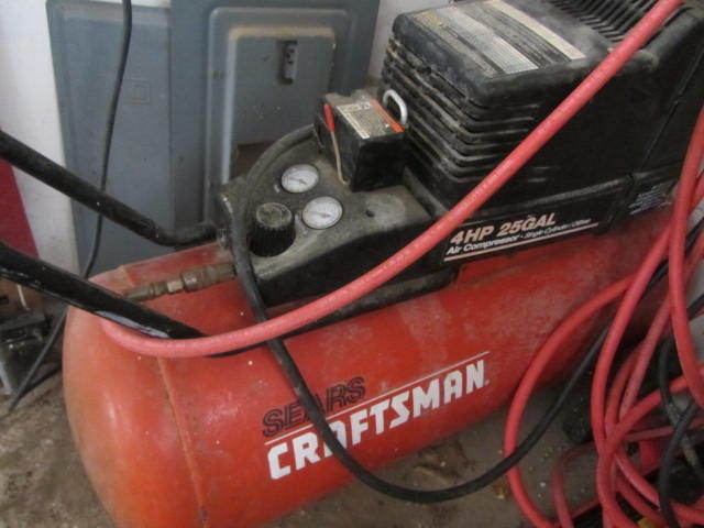 lot 6 image: Craftsman Air Compressor