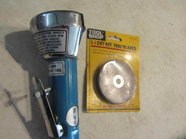 lot 16 image: Cut-Off Tool