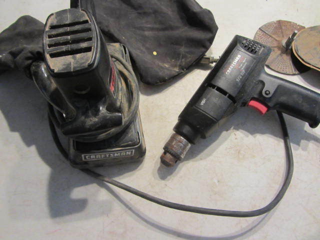 lot 21 image: Craftsman Sander & Drill
