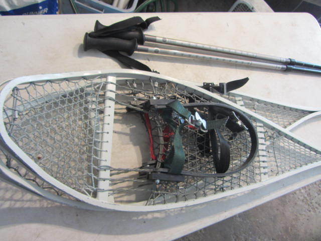 lot 26 image: Aluminum Frame Snow Shoes