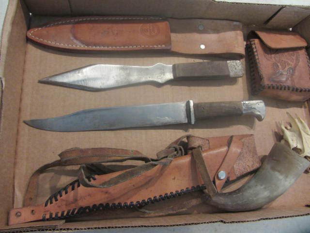 lot 41 image: Olsen Throwing Knife
