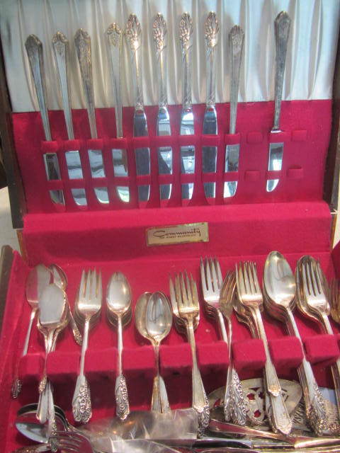 lot 75 image: Community Flatware