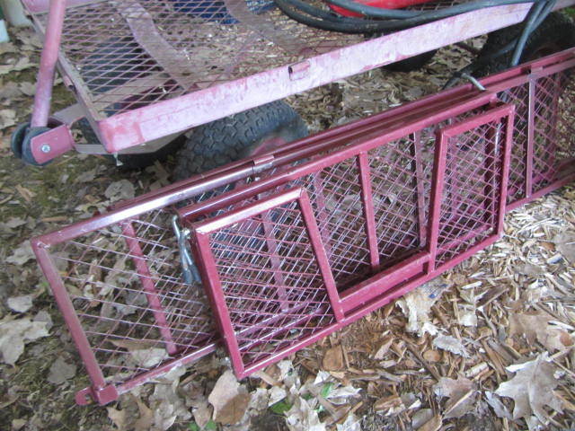 lot 62 image: Garden Cart
