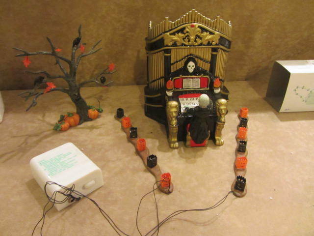 lot 134 image: Halloween Phantom of the Organ