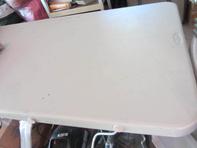 lot 154 image: Samsonite C-Fold Table