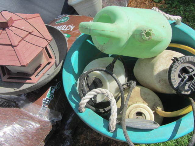 lot 199 image: Garden Tub, Sprayers