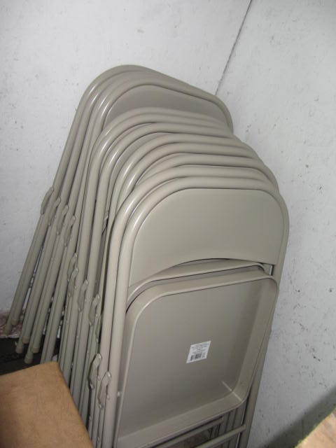 lot 204 image: Metal Folding Chairs