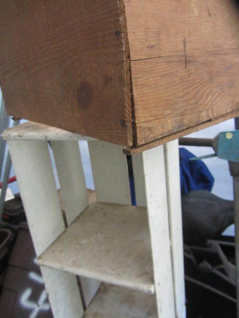 lot 224 image: Vintage Peach Crates
