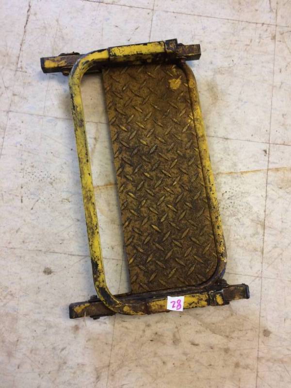 lot 82 image: Truck Step