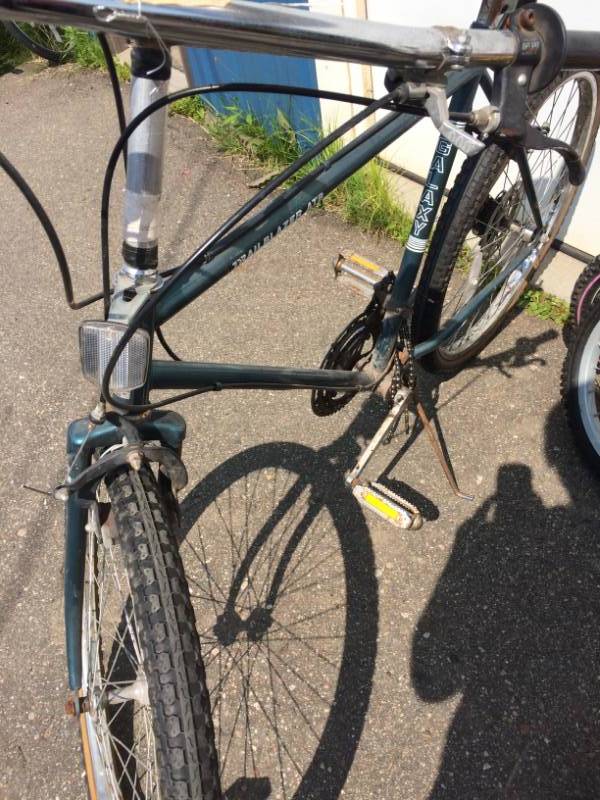 lot 45 image: 4 Used Bicycles