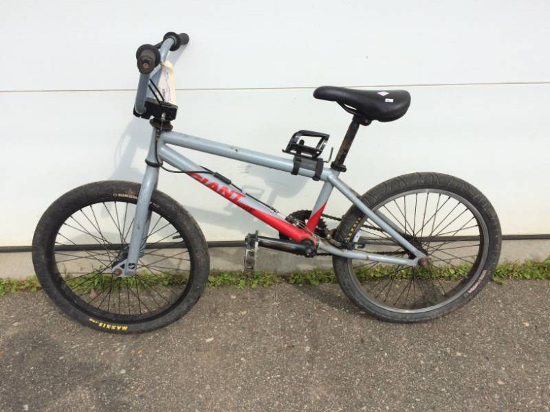 lot 51 image: 20 Kids Bicycle