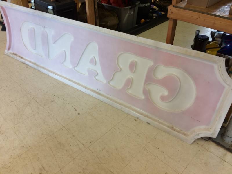 lot 83 image: Grand Sign
