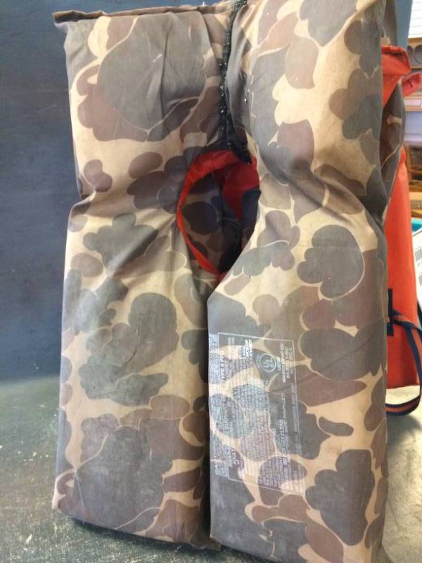 lot 29 image: Life Vests