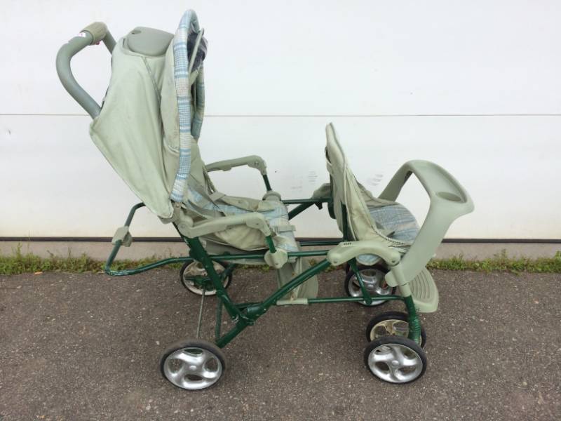 lot 44 image: Double Seated Stroller