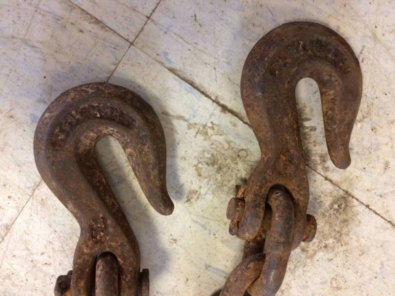 lot 71 image: Heavy Duty Chain with Hooks
