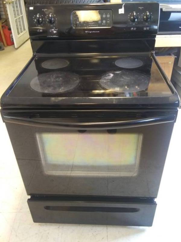 lot 2 image: Electric Oven