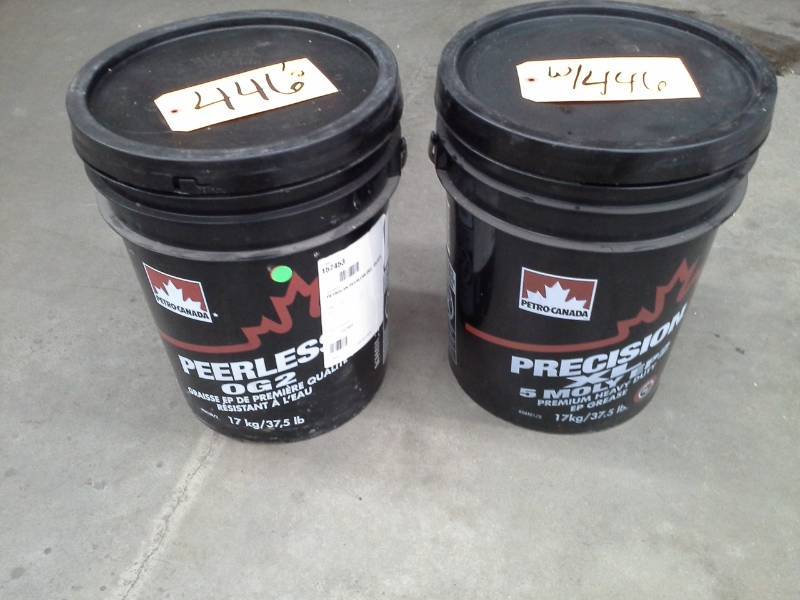 lot 446 image: 2 Pails of Petro-Canada Precision XL 5 Moly EP2 Premium Heavy Duty EP Grease 5-Gallon
