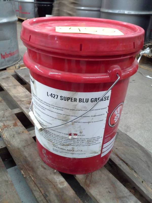 lot 450 image: One Pail of Kendall L-427 Super Blu Grease 5-Gallon
