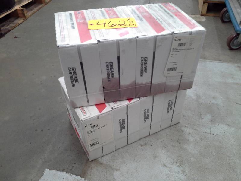 lot 462 image: 8 Cases of Phillips 66 Multiplex Red #1 Grease 14oz. Cartridges