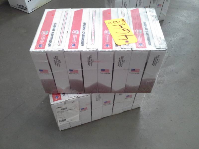 lot 464 image: 8 Cases of Phillips 66 Multiplex Red #1 Grease 14oz. Cartridges