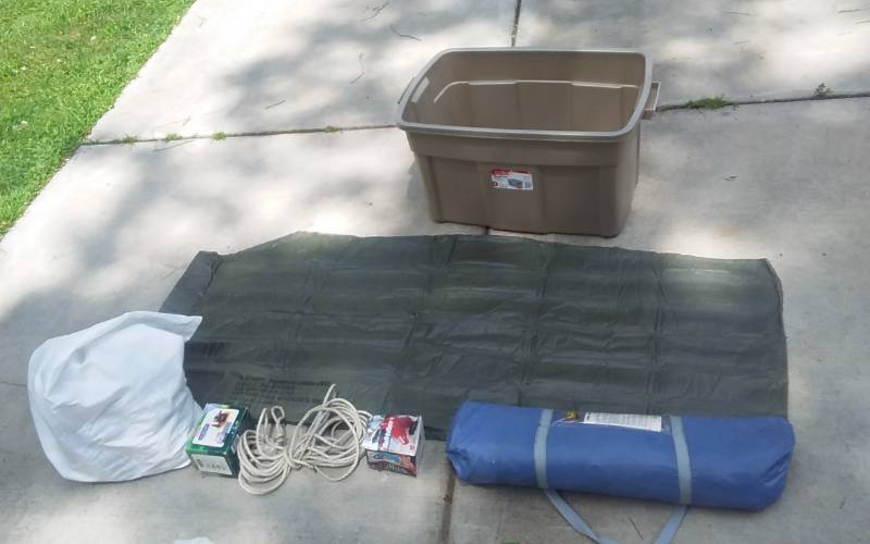 2-Inflatable Air Beds, Inflator Pumps, Rope, Dome Tent