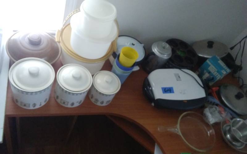Kitchen Lot Tupperware, Canister Set, Bean Pot, Microwave Pressure Cooker