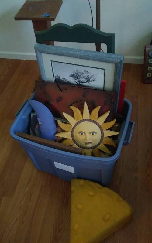 Tote Bin Full Of Assorted Pictures, Frames, Decor & Packers Cheese Head