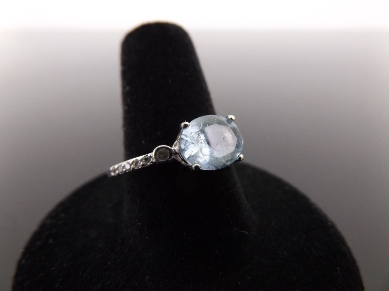 .925 Sterling Silver Blue Topaz Crystal Ring Size 8.5