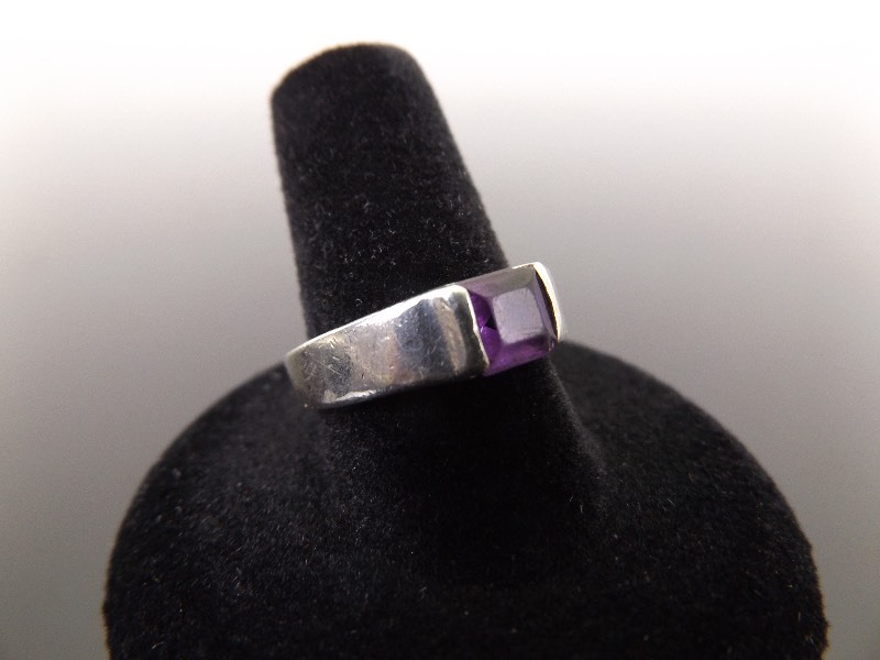 .925 Sterling Silver Amethyst Ring Size 9