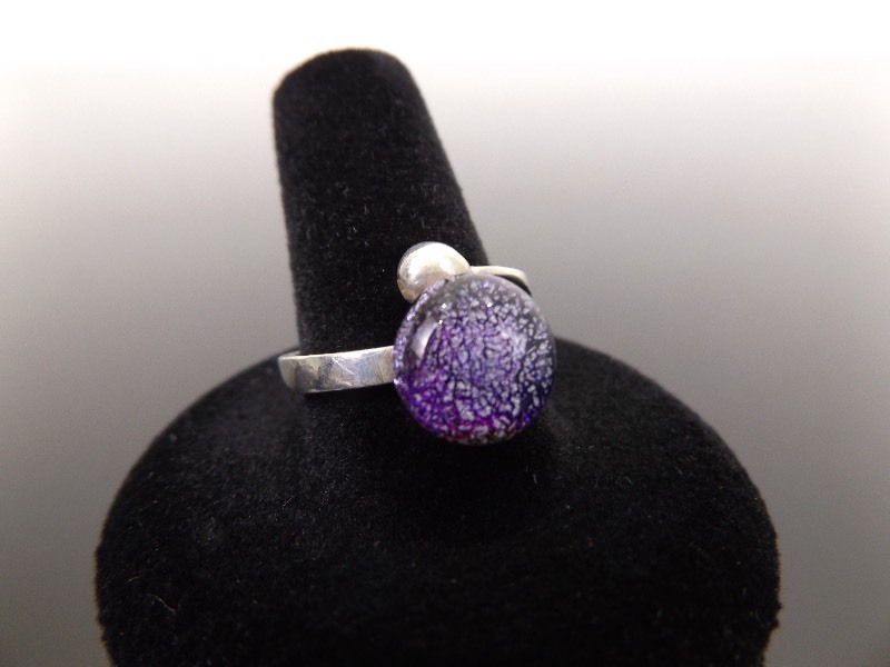 .925 Sterling Silver Purple Dichroic Glass Cabochon Ring Size 9