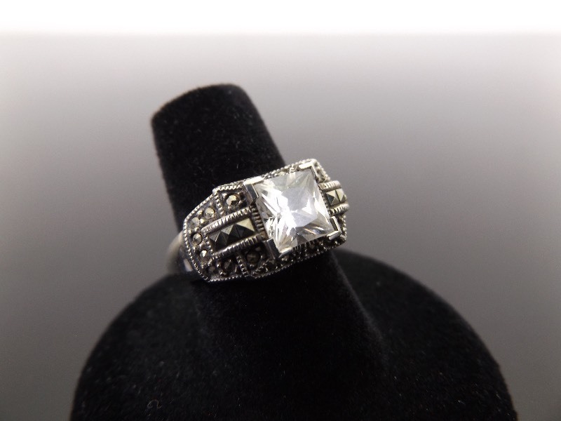 .925 Sterling Silver Art Nouveau Crystal Ring Size 7.25