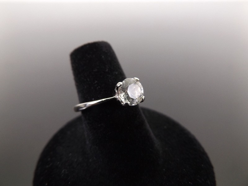 .925 Sterling Silver&nbspCrystal Solitaire&nbspRing Size 6