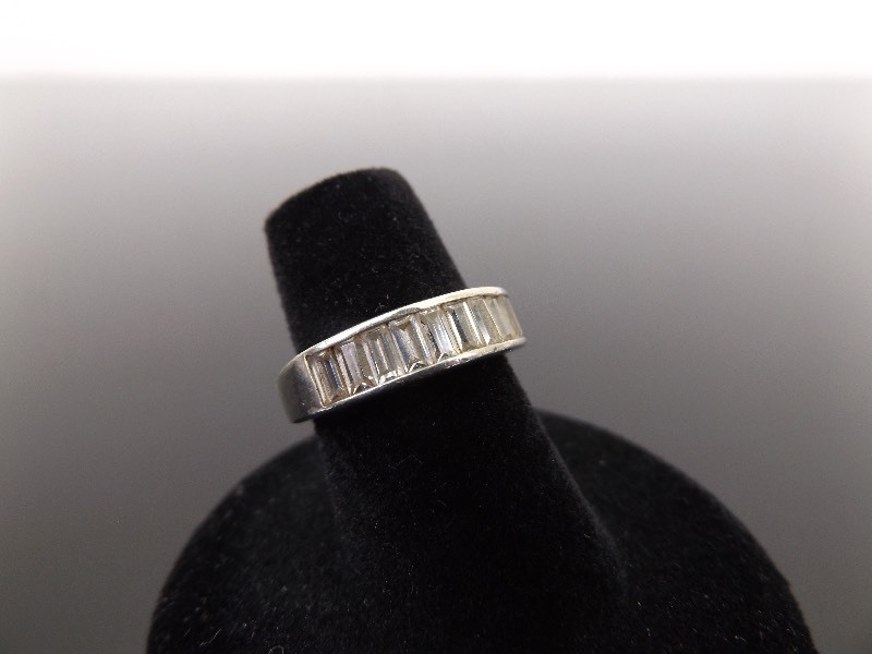.925 Sterling Silver Crystal Baguette Ring Size 6
