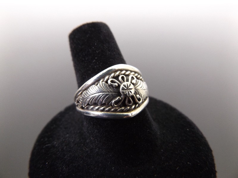 .925 Sterling Silver Native Flower Ring Size 9