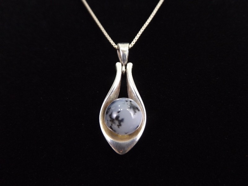 .925 Sterling Silver Moss Agate Pendant Necklace