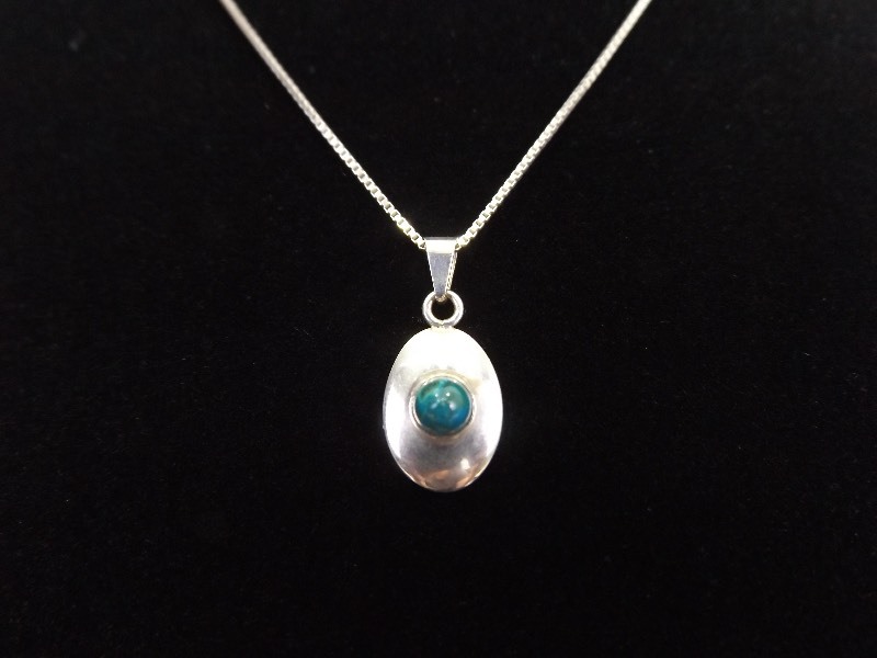 .925 Sterling Silver Malachite Cabochon Pendant Necklace