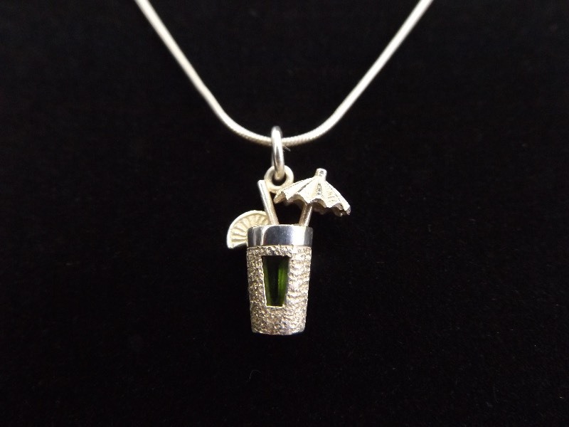 .925 Sterling Silver Peridot Crystal Cocktail Pendant Necklace