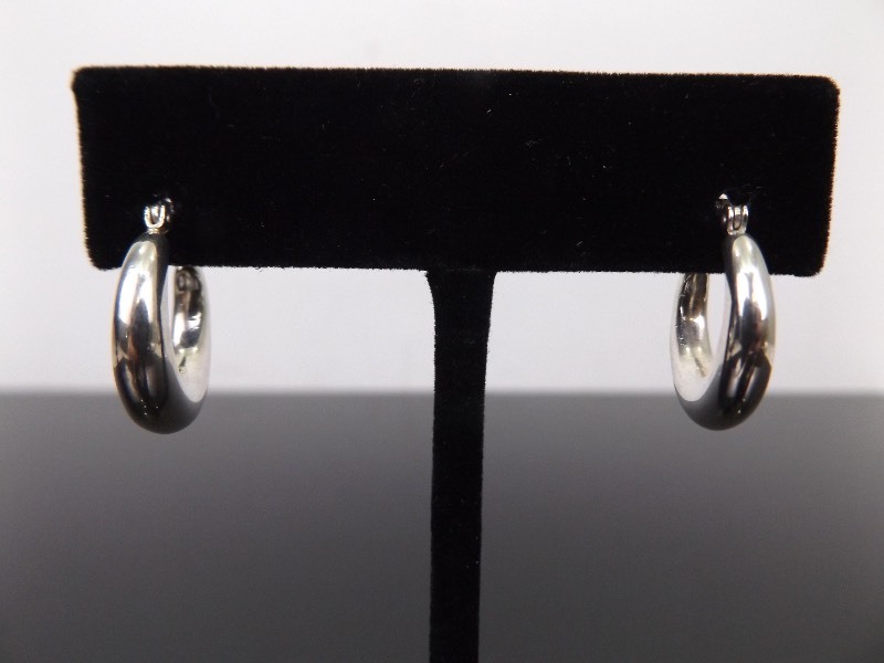 .925 Sterling Silver Hoop Clasped Earrings