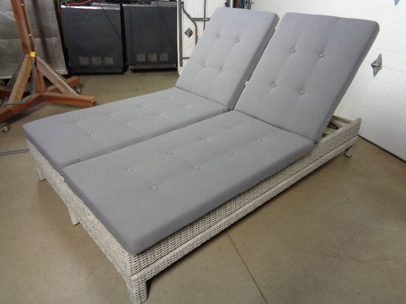 lot 6 image: New Patio Double Lounger  Couch