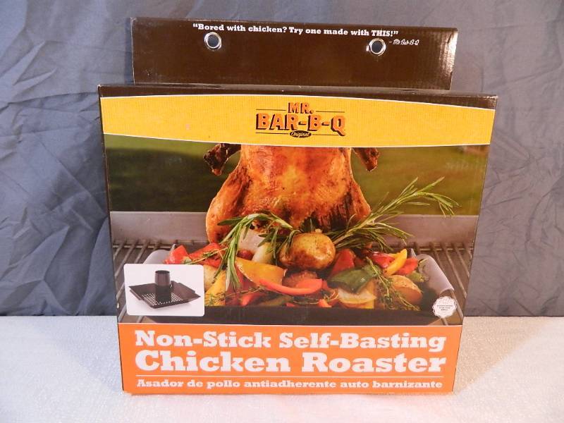 lot 213 image: New Non Stick Self Basting Chicken Roaster